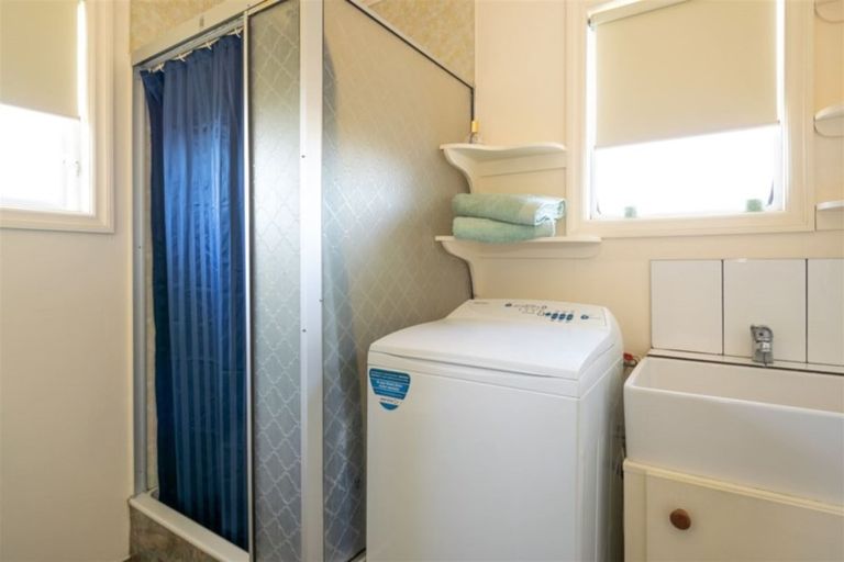 Photo of property in 11 Holdaway Street, Riversdale, Blenheim, 7201