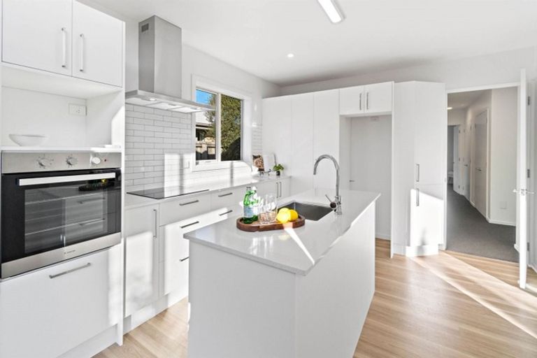 Photo of property in 30 Harrys Way, Redwood, Christchurch, 8051