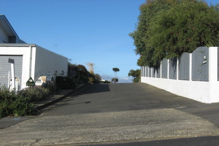 Photo of property in 105 Easther Crescent, Kew, Dunedin, 9012