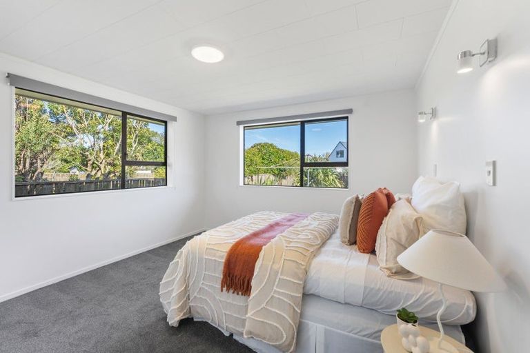 Photo of property in 3 Renata Road, Otaki, 5512