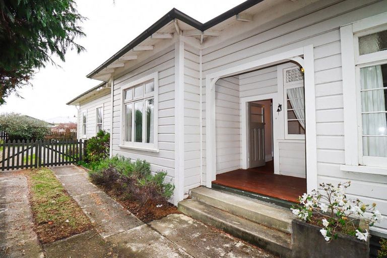 Photo of property in 30 Victoria Avenue, Dannevirke, 4930
