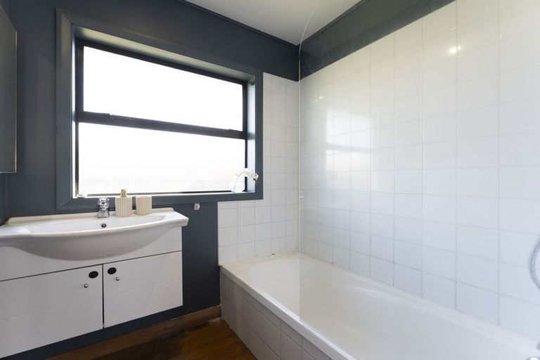 Photo of property in 228 Condell Avenue, Papanui, Christchurch, 8053