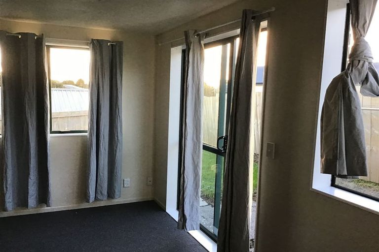 Photo of property in 36 Woodbank Drive, Glen Eden, Auckland, 0602