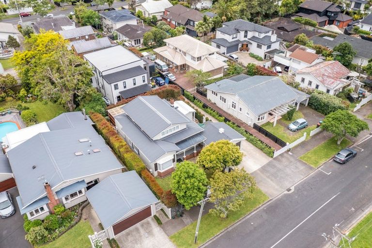 Photo of property in 25a Grand View Road, Remuera, Auckland, 1050