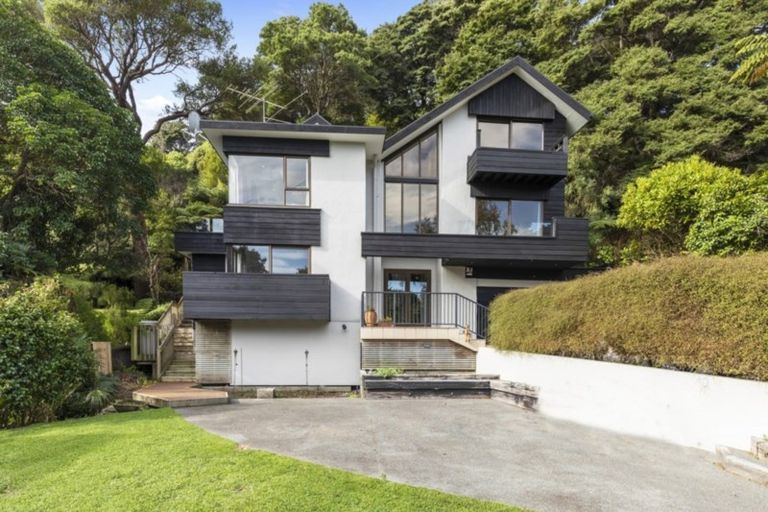 Photo of property in 3 Walter Road, Lowry Bay, Lower Hutt, 5013