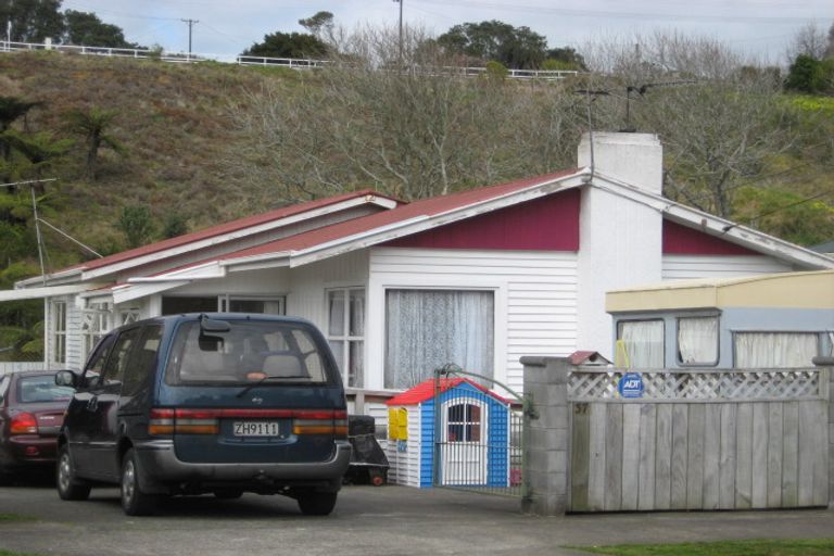 Photo of property in 37 Pembroke Street, Westown, New Plymouth, 4310