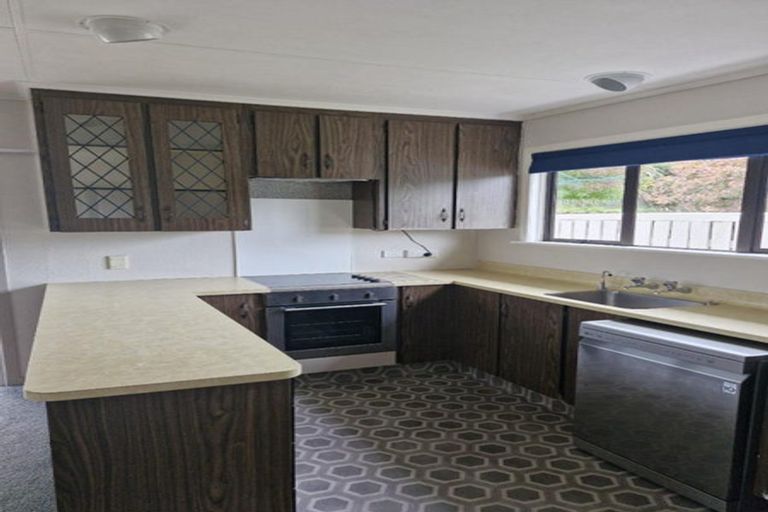 Photo of property in 5 Hillside Crescent, Westown, New Plymouth, 4310