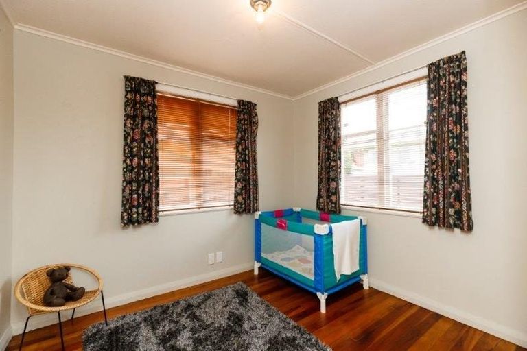 Photo of property in 16 Salisbury Avenue, Terrace End, Palmerston North, 4410