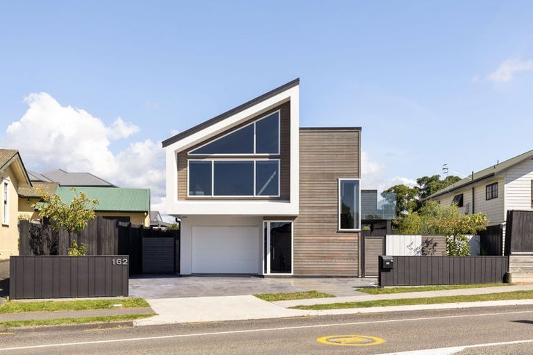 Photo of property in 162 Te Awe Awe Street, Hokowhitu, Palmerston North, 4410