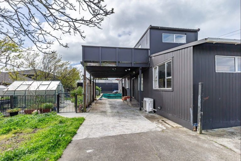 Photo of property in 40 Mako Mako Road, Levin, 5510