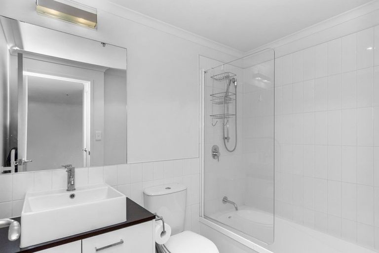 Photo of property in Algarve Apartments, 207/332 Maunganui Road, Mount Maunganui, 3116