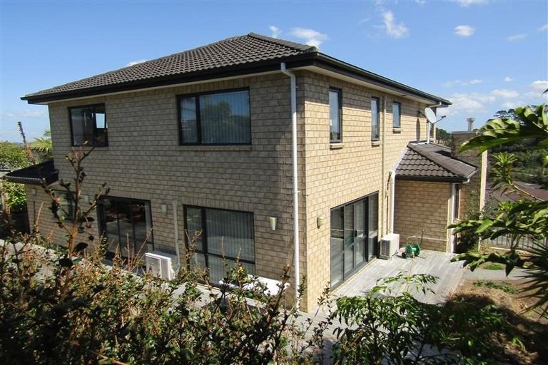 Photo of property in 11 Baker Street, Fairview Heights, Auckland, 0632
