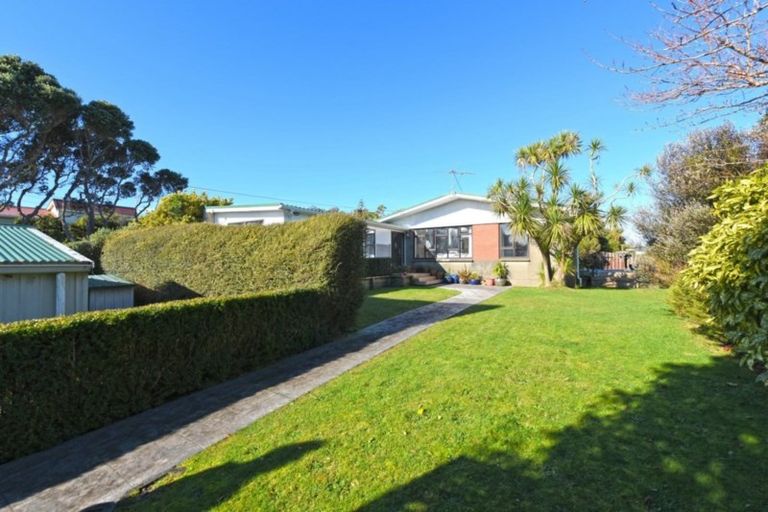 Photo of property in 22 Wilson Grove, Normandale, Lower Hutt, 5010