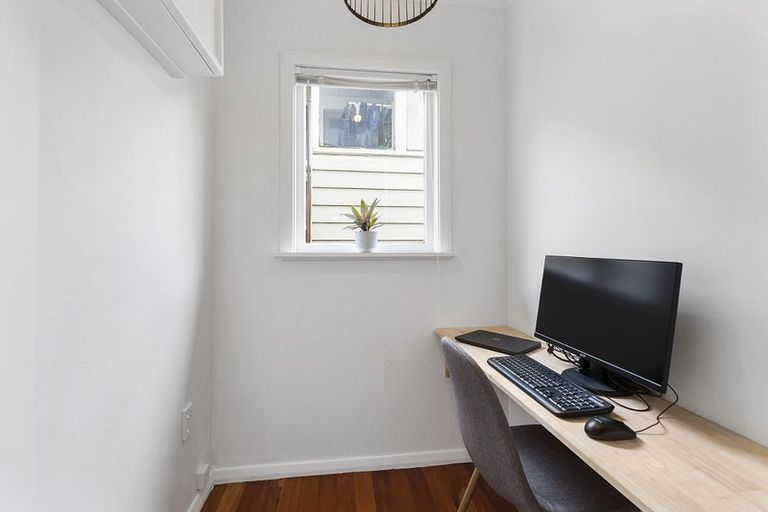 Photo of property in 25 Spencer Street, Crofton Downs, Wellington, 6035