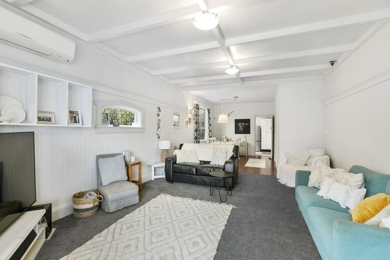 Photo of property in 379 Muritai Road, Eastbourne, Lower Hutt, 5013