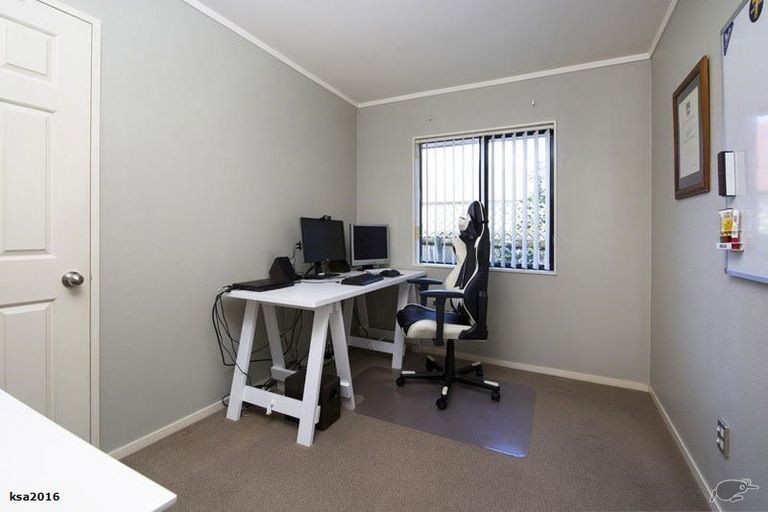 Photo of property in 13 Athenry Place, Dannemora, Auckland, 2016