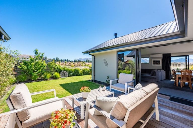 Photo of property in 8 Tahi Street, Albert Town, Wanaka, 9305