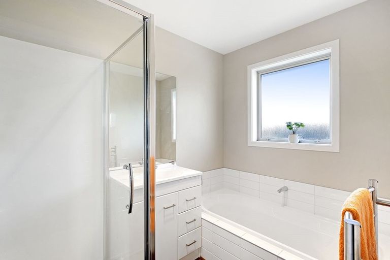 Photo of property in 8 Bargrove Close, Halswell, Christchurch, 8025