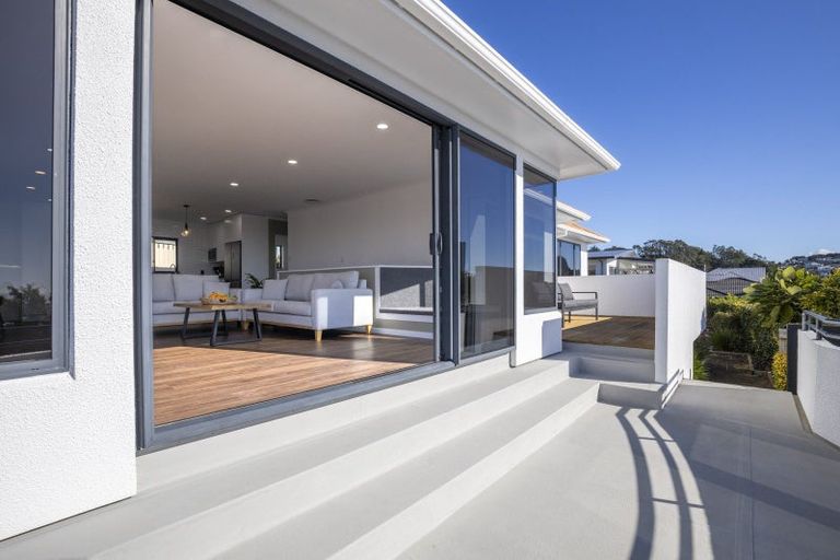 Photo of property in 23 Peace Avenue, Moturoa, New Plymouth, 4310