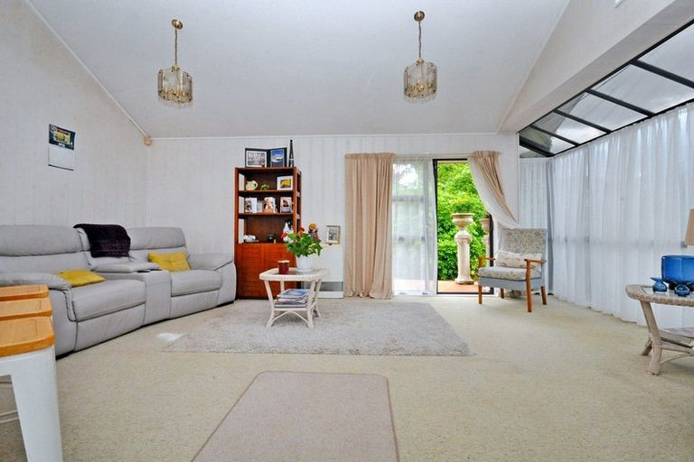 Photo of property in 2/288 Queen Street, Pukekohe, 2120