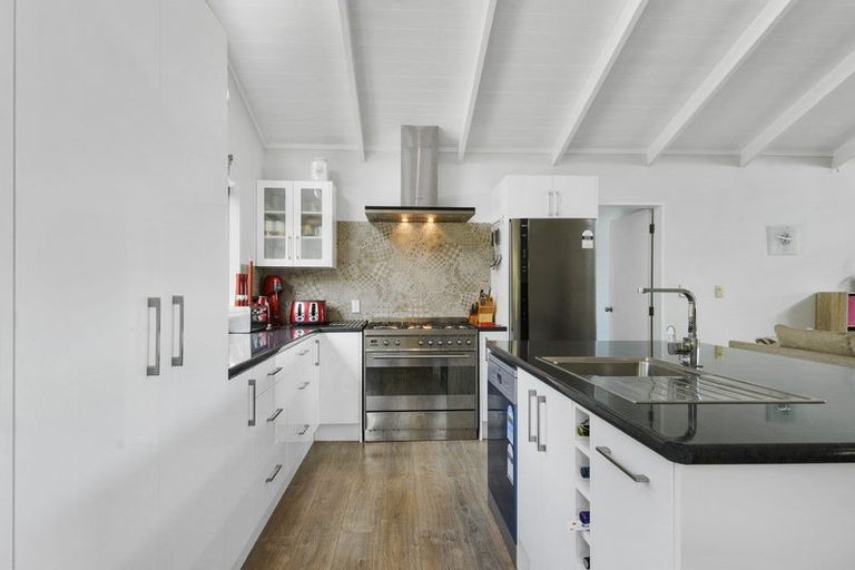 Photo of property in 15 Buttercup Place, Waimauku, 0812