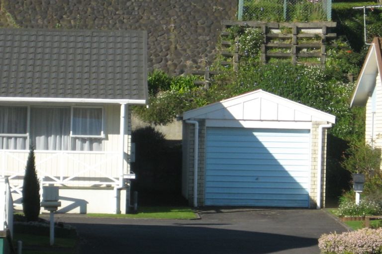 Photo of property in 33d Carrington Street, New Plymouth, 4310