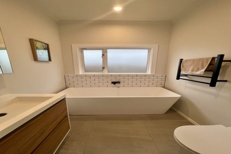 Photo of property in 11 Clifford Road, Johnsonville, Wellington, 6037