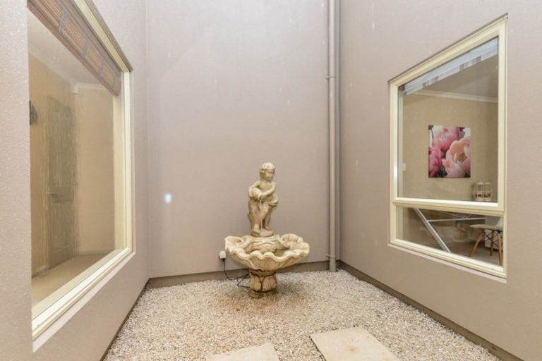 Photo of property in 31 Cairns Crescent, Rototuna, Hamilton, 3210