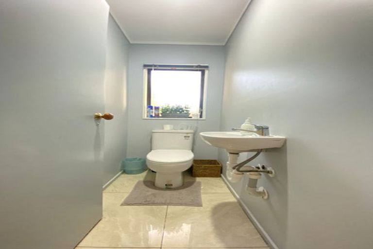 Photo of property in 1/117 Clevedon Road, Papakura, 2110