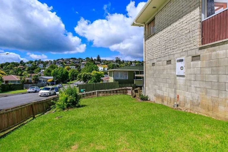 Photo of property in 1/22 Mannering Place, Hillcrest, Auckland, 0627