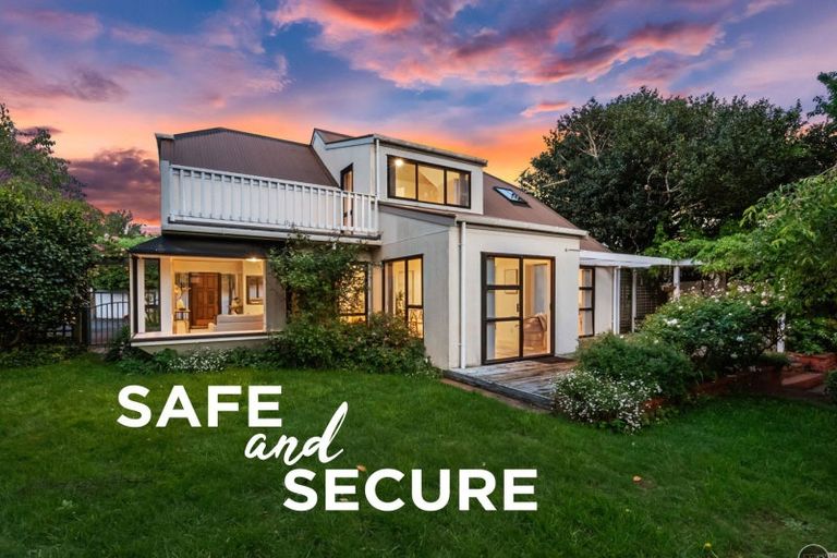 Photo of property in 4 Sutherland Avenue, Silverstream, Upper Hutt, 5019