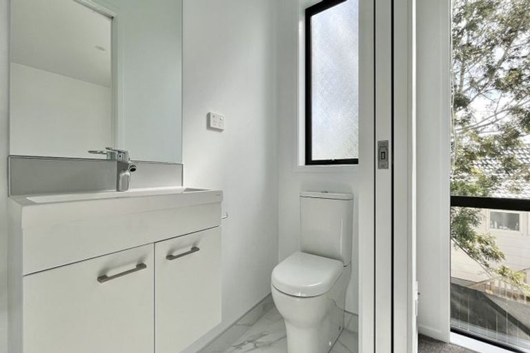 Photo of property in 3/3 Fairdale Place, Birkdale, Auckland, 0626