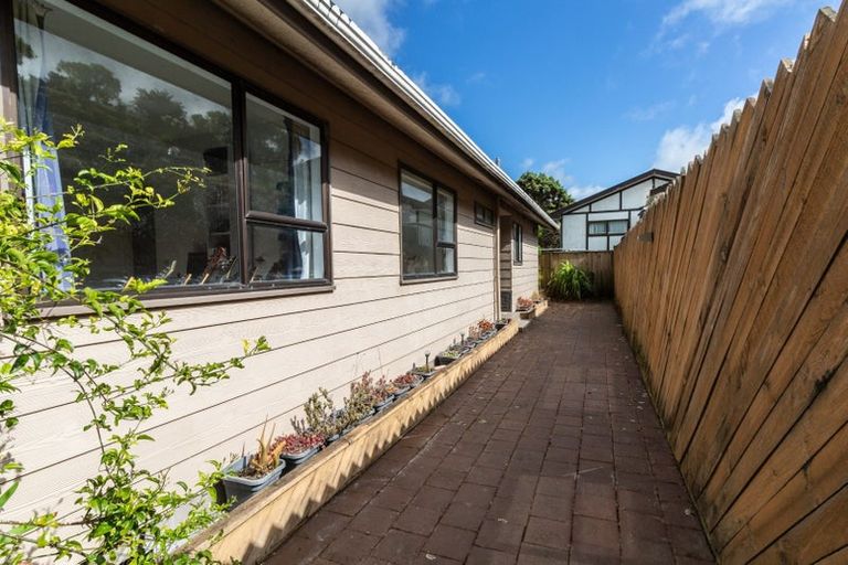 Photo of property in 6 Debra Way, Karori, Wellington, 6012