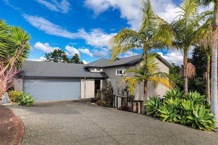 Photo of property in 28 Admirals Court Drive, Greenhithe, Auckland, 0632