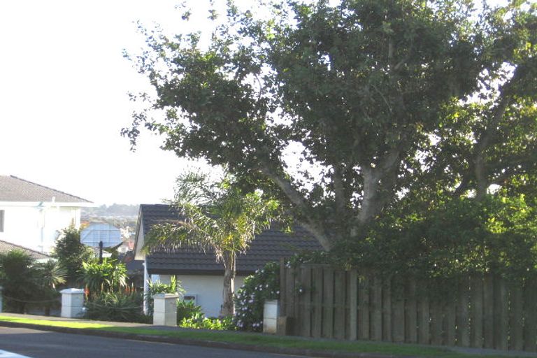 Photo of property in 7 Somerville Road, Shelly Park, Auckland, 2014