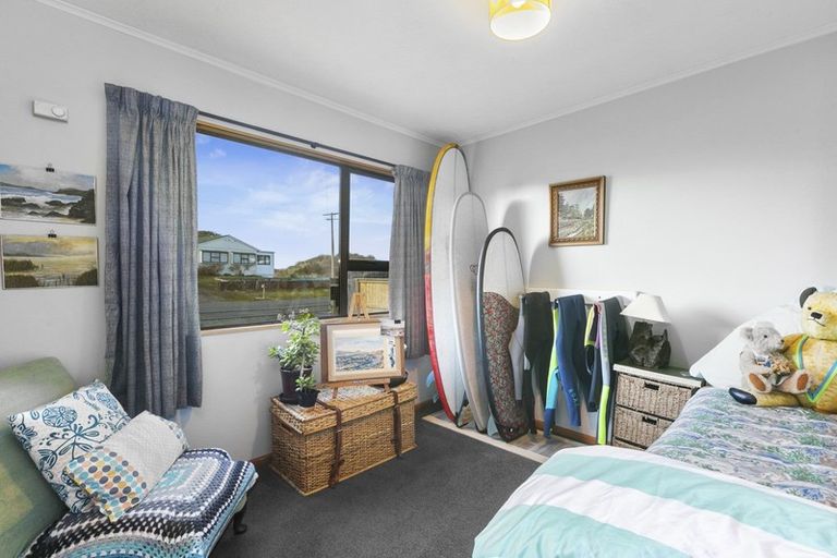 Photo of property in 18 Palmer Place, Taieri Beach, Brighton, 9091