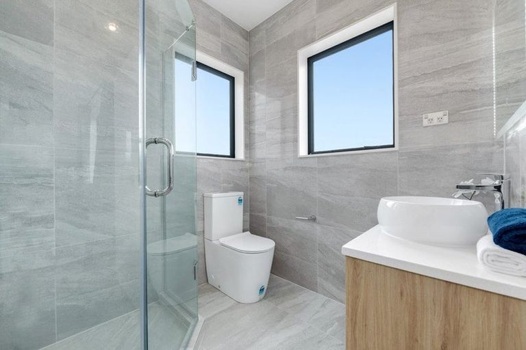 Photo of property in 28 Bushfield Drive, Flat Bush, Auckland, 2019