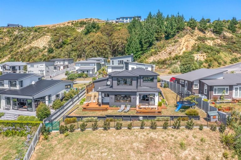 Photo of property in 20 Pacific View, Whitby, Porirua, 5024