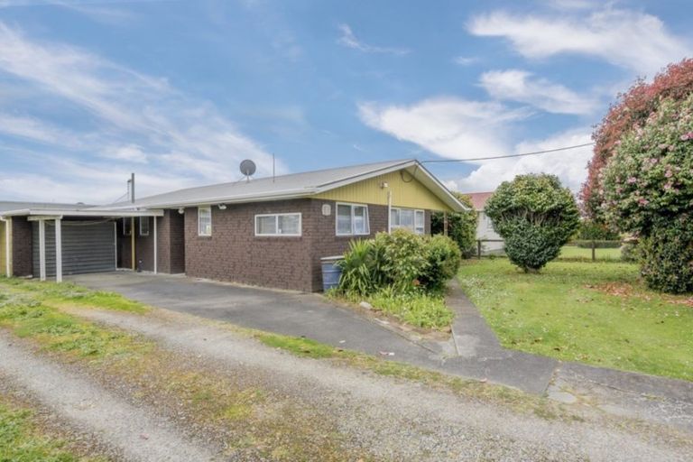 Photo of property in 77 Bartholomew Road, Levin, 5510