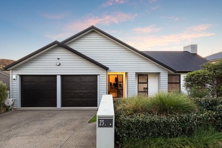 Photo of property in 23 Stockyard Crescent, Pukekohe, 2120