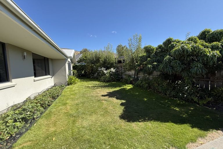 Photo of property in 18 Kelliher Drive, Wanaka, 9305