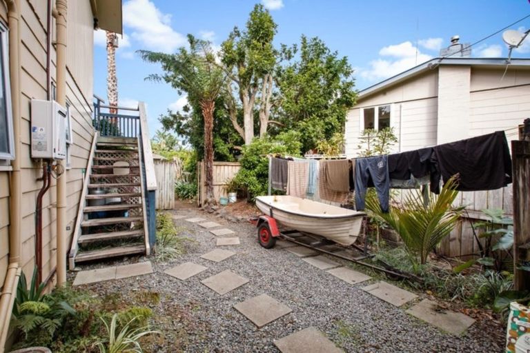Photo of property in 14 Harbour View Road, Omokoroa, 3114
