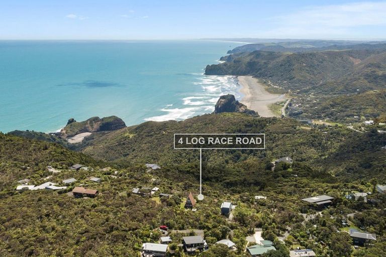 Photo of property in 4 Log Race Road, Piha, New Lynn, 0772