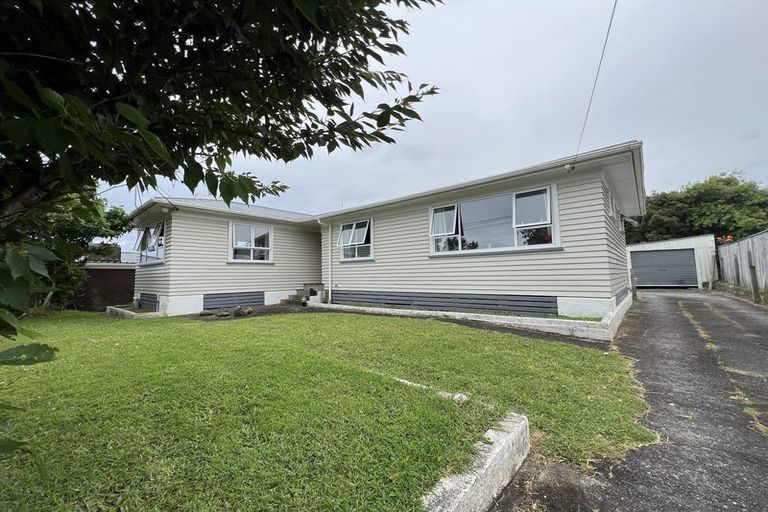 Photo of property in 16 Mayne Street, Waitara, 4320
