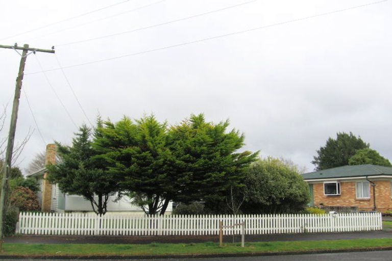 Photo of property in 12 Dermont Street, Bader, Hamilton, 3206