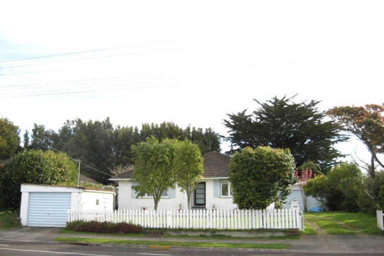 Photo of property in 388 Mangorei Road, Merrilands, New Plymouth, 4312