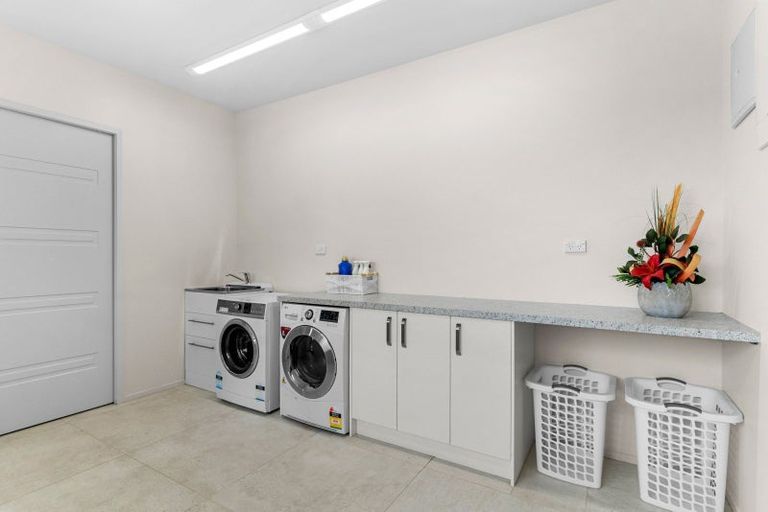 Photo of property in 70 Baylys Coast Road, Dargaville, 0377