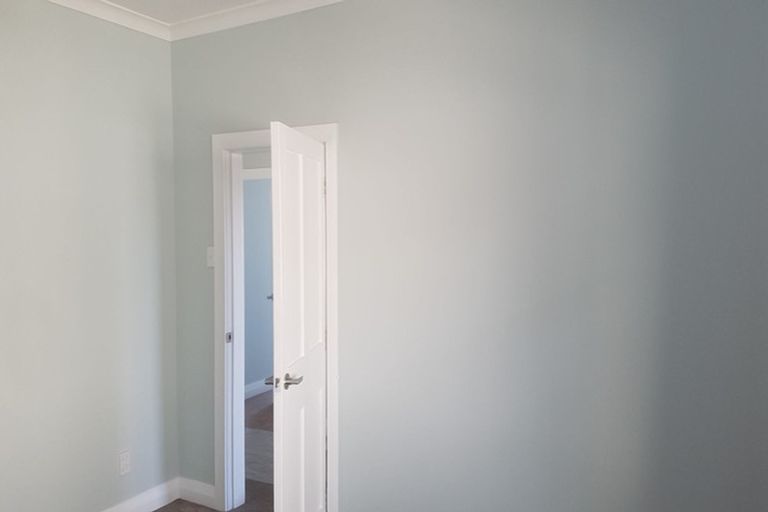 Photo of property in 37 Tauhinu Road, Miramar, Wellington, 6022