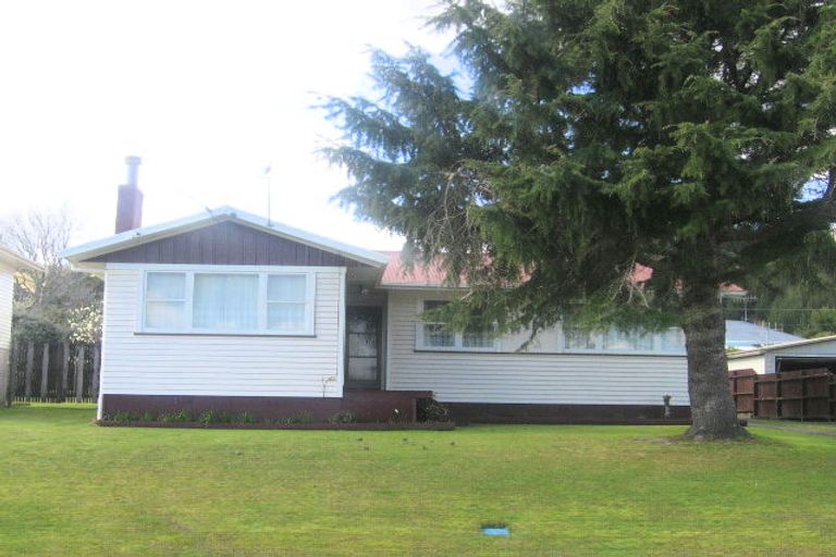 Photo of property in 16 Clark Street, Hikurangi, 0114