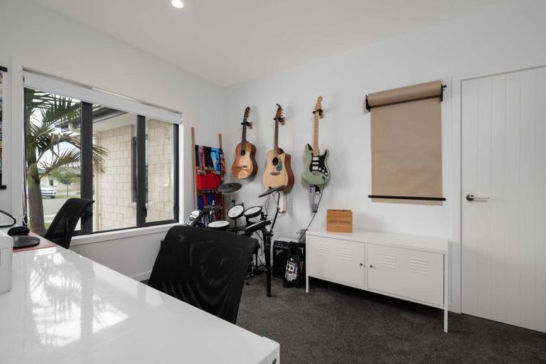 Photo of property in 12 Benmore Place, Poraiti, Napier, 4112